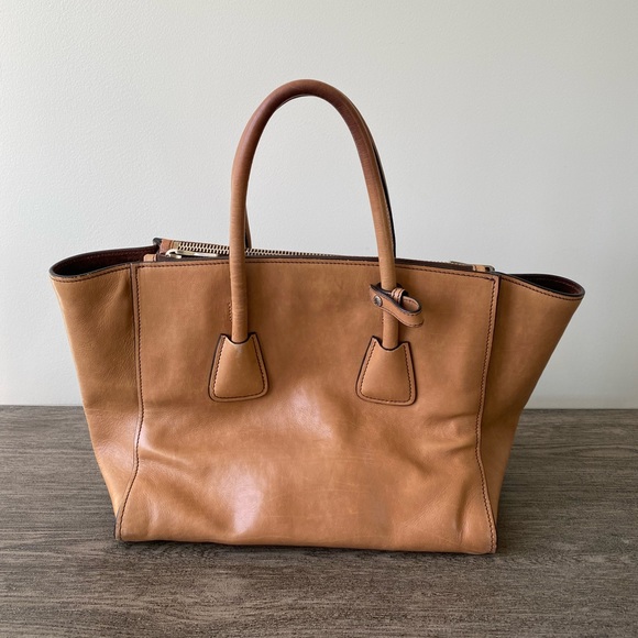 PRADA Twin Pocket Tote in Natural Calf Leather - Picture 3 of 7